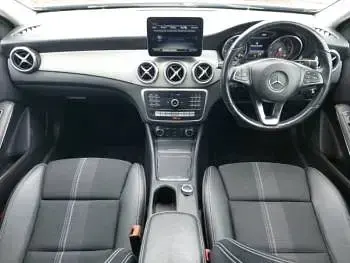 Used Mercedes GLA180 Urban 122 HP (89 kW) 2018 White SUV
