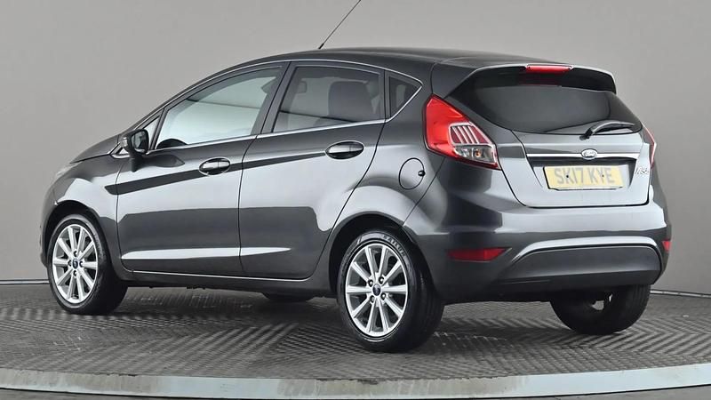 Used Ford Fiesta Titanium 75 HP (55 kW) 2017 Grey Hatchback