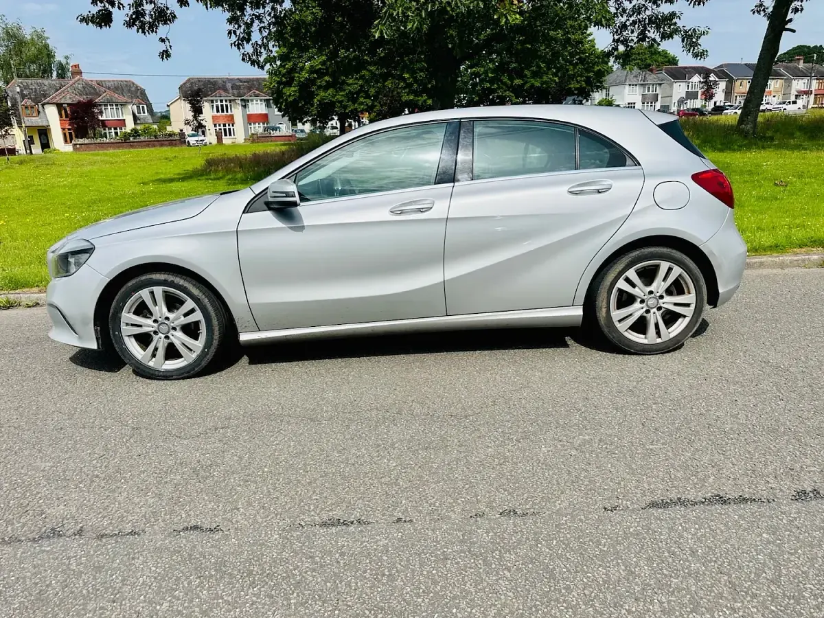 Used Mercedes A180 109 HP (80 kW) 2016 Silver Hatchback