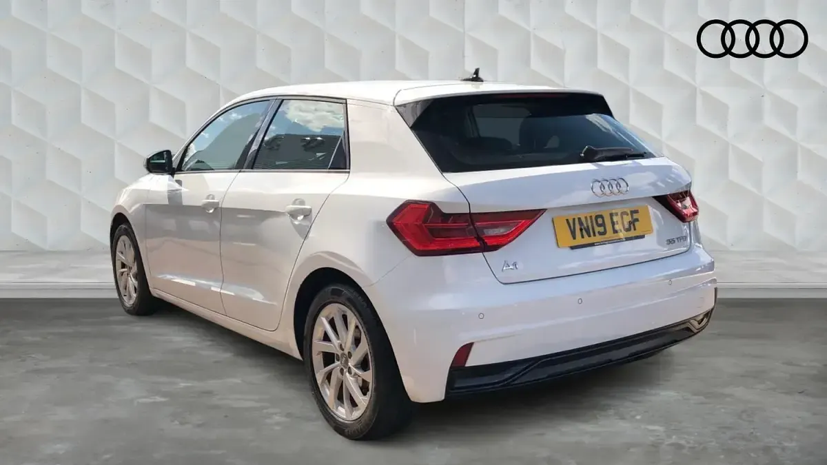 Used Audi A1 Sportback Sport 150 HP (110 kW) 2019 Glacier white Hatchback
