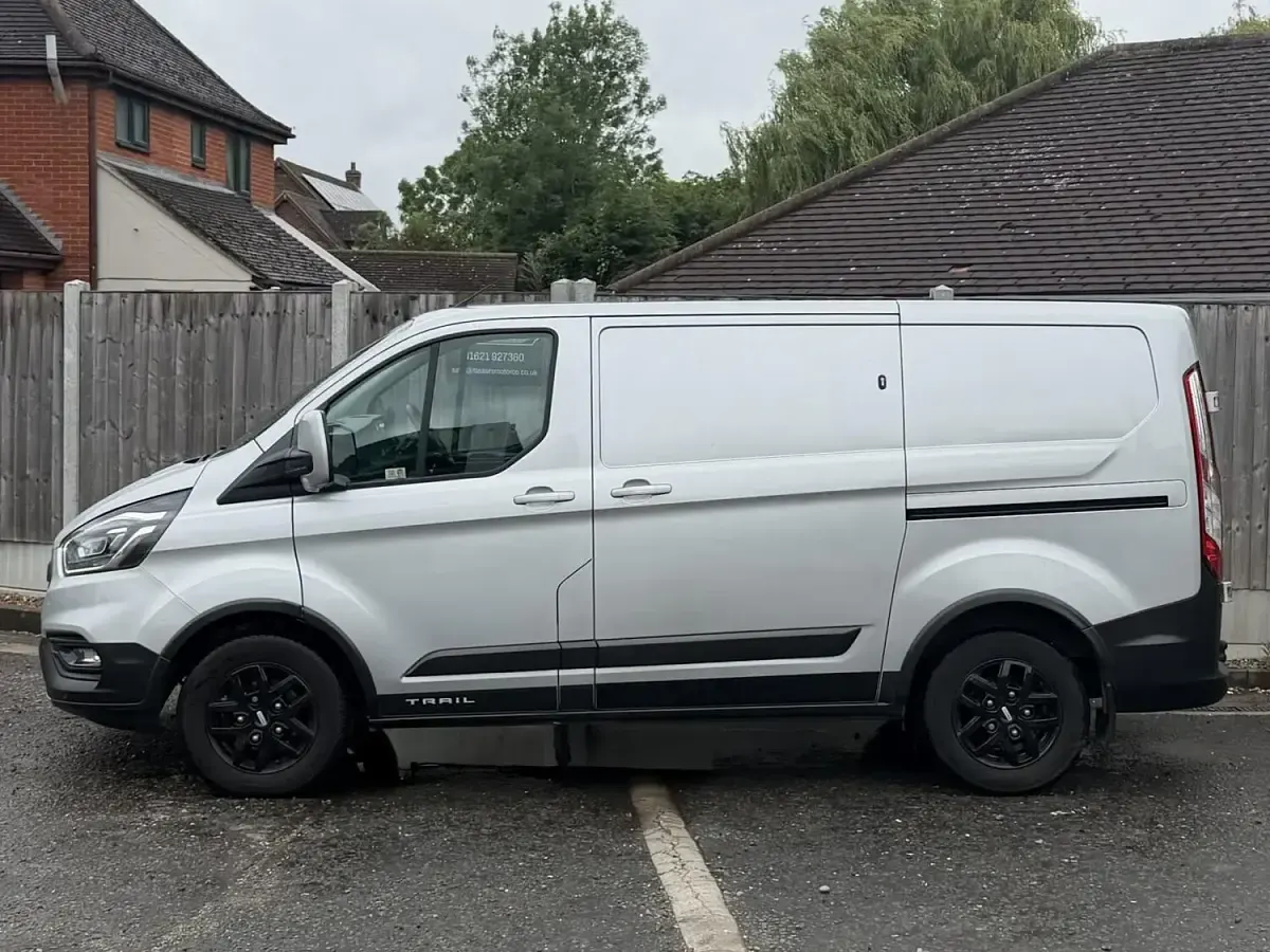 Used Ford Transit Custom 170 HP (125 kW) 2022 Silver Van