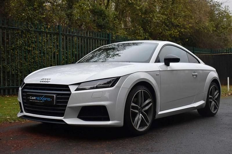 Used Audi TT Black Edition 180 HP (132 kW) 2017 White Coupe