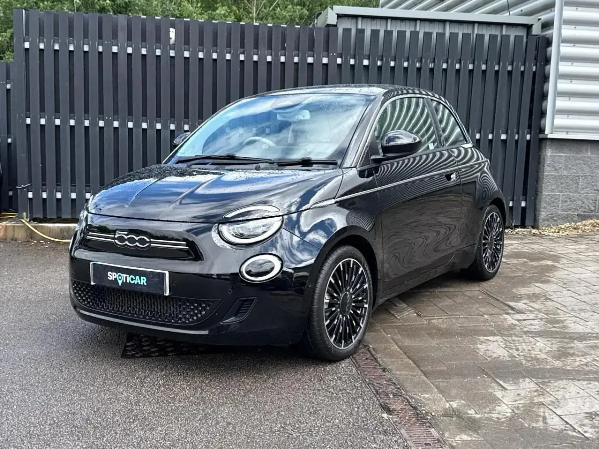 Used Fiat 500e La Prima 86 kW (118 HP) 2022 Black Hatchback