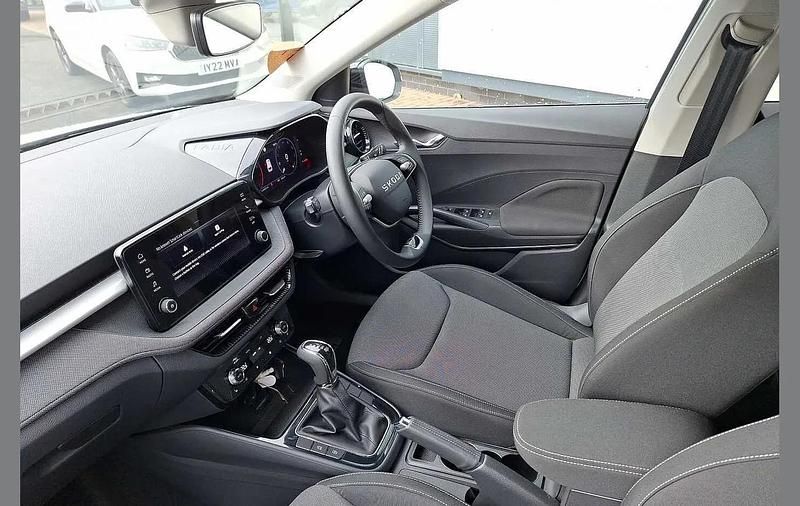 Used Skoda Fabia Design Edition 147 HP (108 kW) 2025 Moon white metallic black magic pearl effect Hatchback