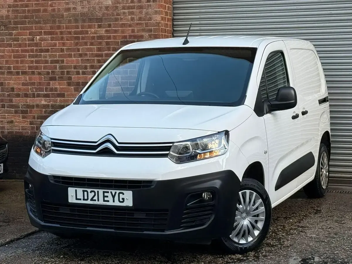 Usado Citroën Berlingo 75 HP (55 kW) 2021 Branco Monovolume