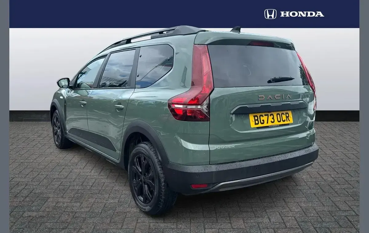 Used Dacia Jogger Extreme 110 HP (80 kW) 2023 Green MPV