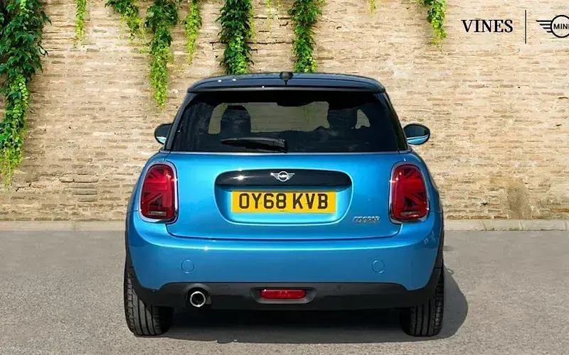 Used Mini Cooper Hatch 136 HP (100 kW) 2018 Blue Hatchback