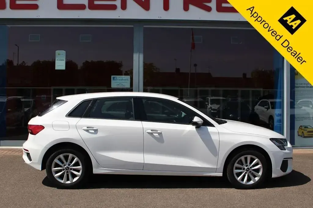 Used Audi A3 Sportback Design 116 HP (85 kW) 2021 White Hatchback