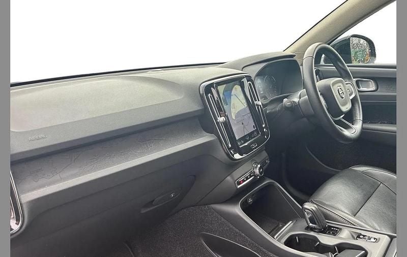 Used Volvo XC40 Momentum 188 HP (138 kW) 2019 Black SUV