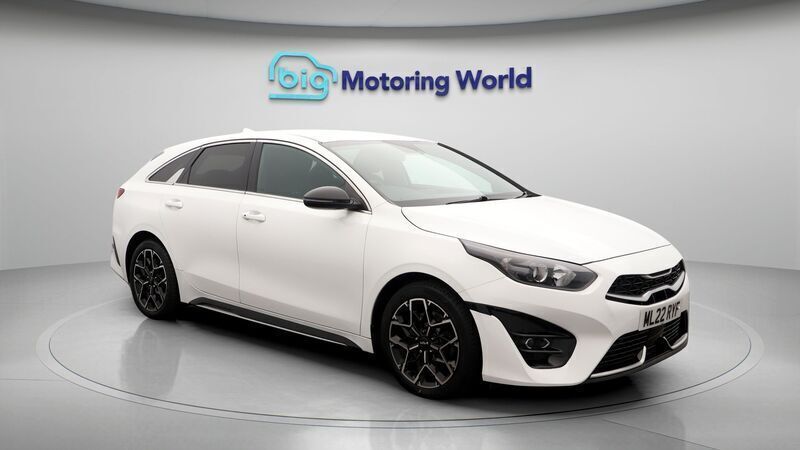 Used 2021 Kia ProCeed 2 Hatchback | £15,600 (Fair price) - Image 1/4