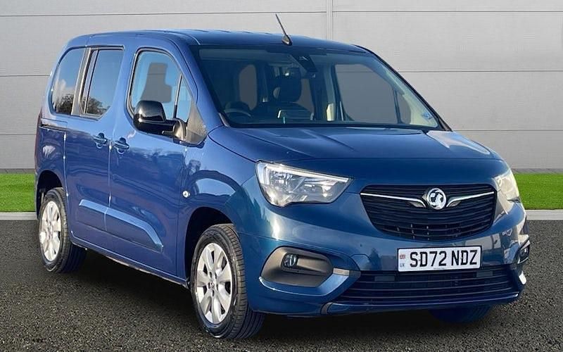 Used Vauxhall Combo 131 HP (96 kW) 2021 Estate