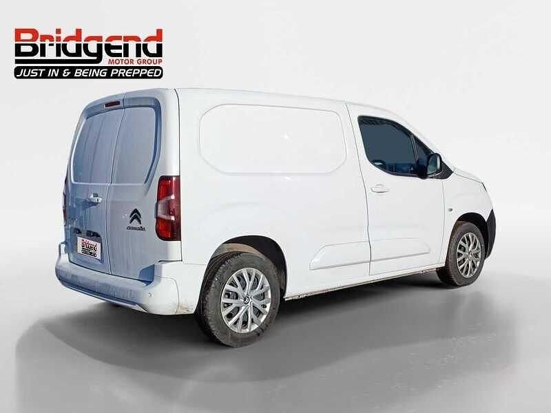 Used Citroën Berlingo 100 HP (73 kW) 2023 White MPV