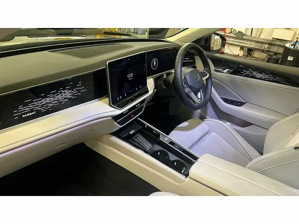 Used VW Passat 272 HP (200 kW) 2025 Estate