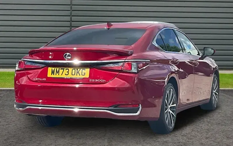 Used Lexus ES300H 218 HP (160 kW) 2021 Sedan