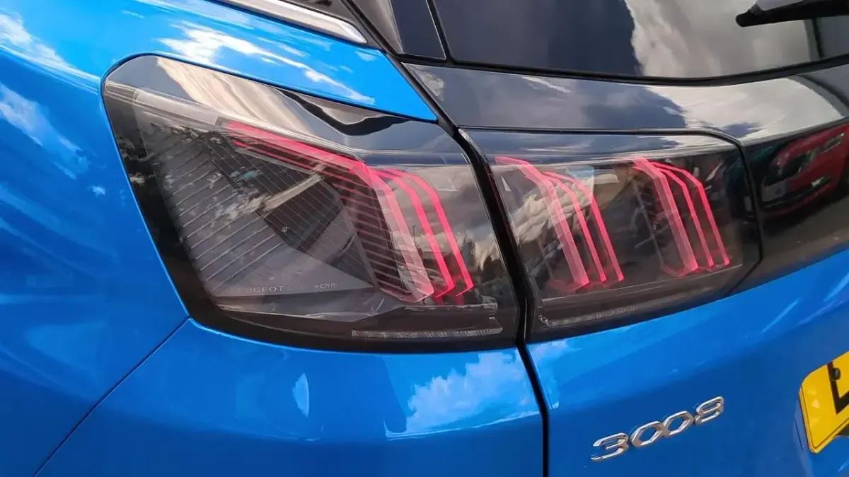 Used Peugeot 3008 Premium 129 HP (94 kW) 2021 Blue SUV