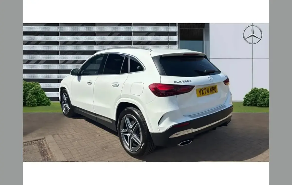 Used Mercedes GLA220 Executive 187 HP (137 kW) 2024 White SUV