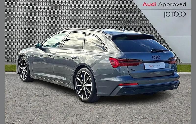 Usado Audi A6 Black Edition 200 HP (147 kW) 2025 Cinzento Carrinha