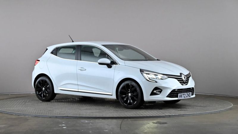 White Used 2022 Renault Clio V SE Hatchback | £12,798 (Fair price) - Image 1/4