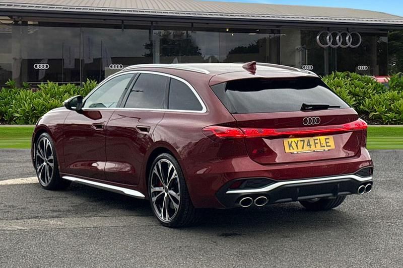 Used Audi S5 Advanced 367 HP (269 kW) 2024 Red Estate