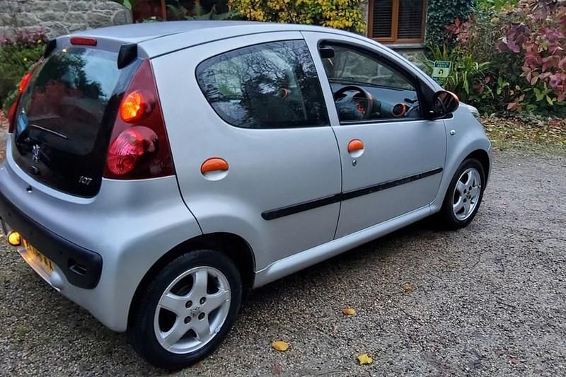 Silver Used 2008 Peugeot 107 Hatchback | £1,995 (A bit pricey) - Image 1/1