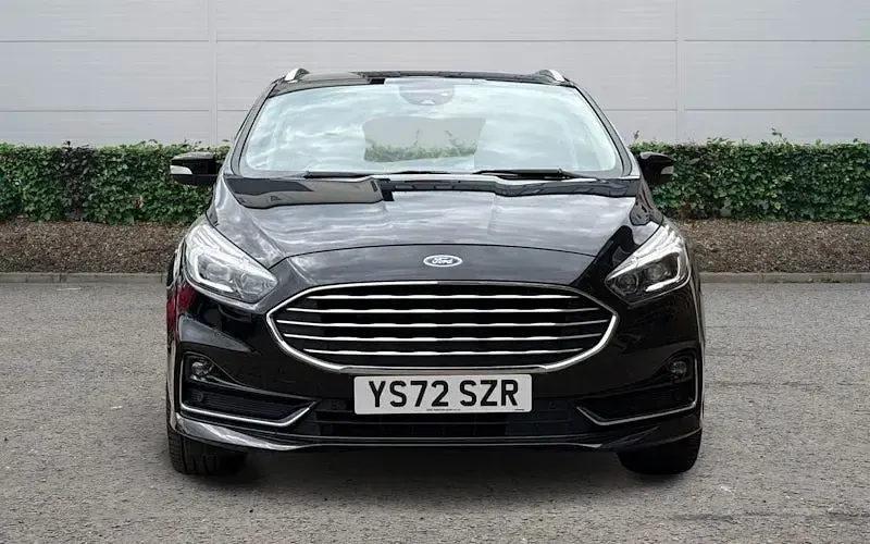 Used Ford S-MAX Titanium 190 HP (139 kW) 2022 Black MPV