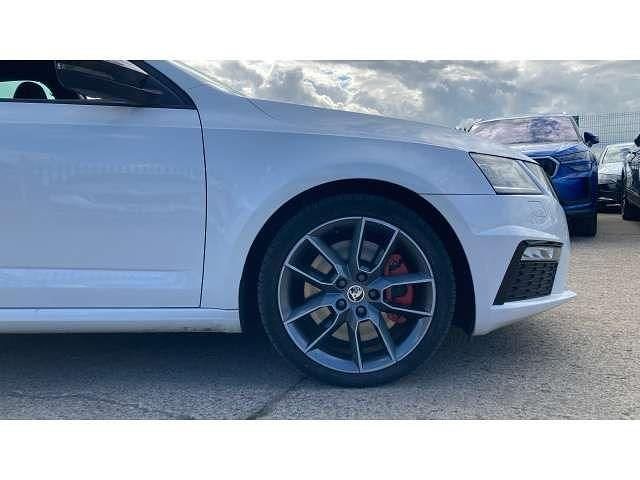 Usado Skoda Octavia vRS 245 HP (180 kW) 2018 Branco Citadino