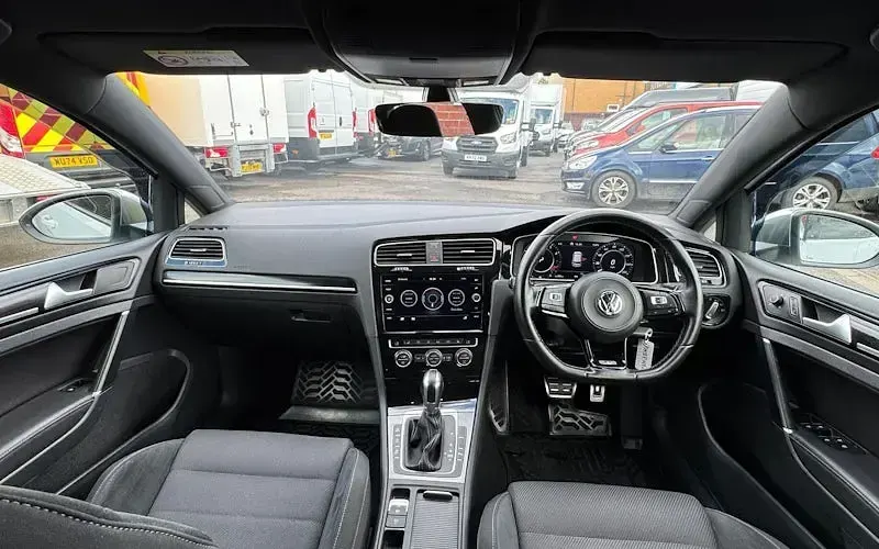 Used VW Golf VII R 310 HP (228 kW) 2018 White Hatchback