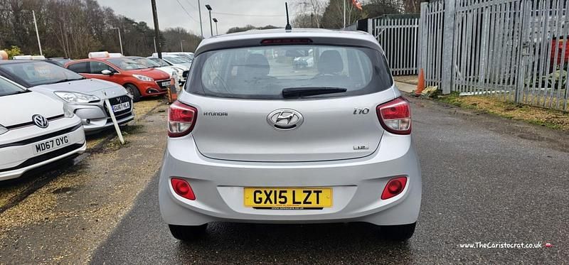 Used Hyundai i10 Premium 87 HP (63 kW) 2015 Silver Hatchback
