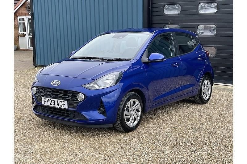 Used Hyundai i10 SE 67 HP (49 kW) 2023 Blue Hatchback