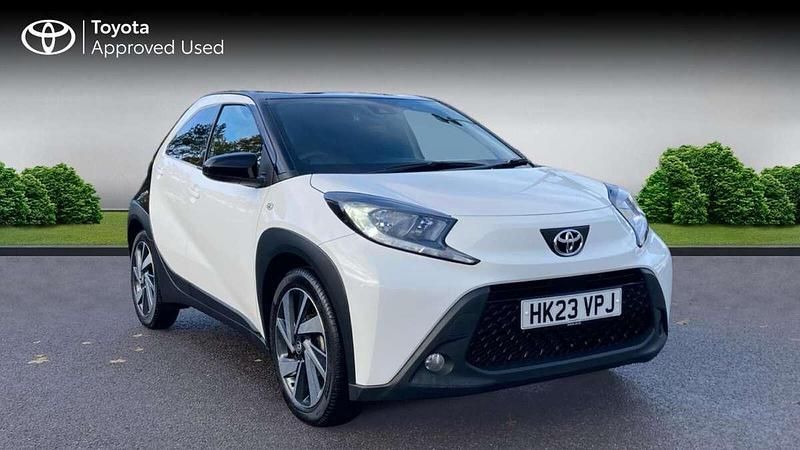 Pure white bitone Used 2023 Toyota Aygo X SUV | £13,133 - Image 1/4