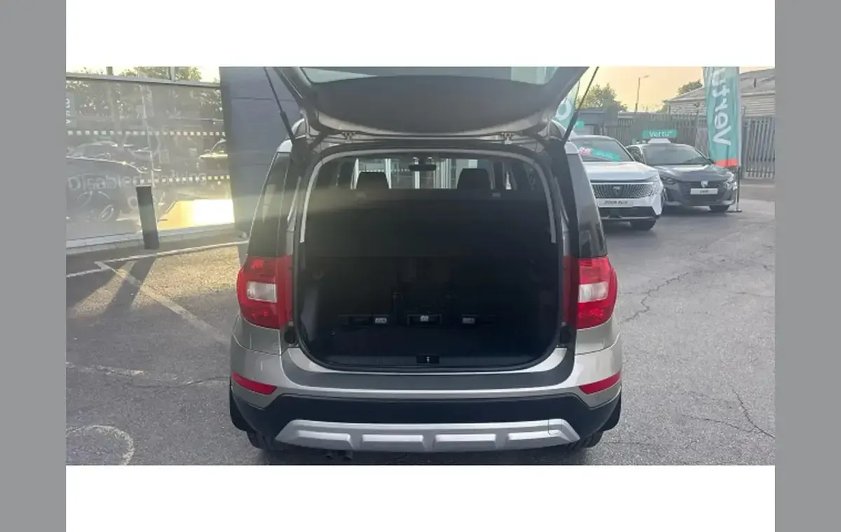 Used Skoda Yeti Outdoor SE Drive 110 HP (80 kW) 2017 Beige SUV
