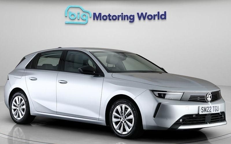 Used Vauxhall Astra Design Edition 131 HP (96 kW) 2025 Hatchback