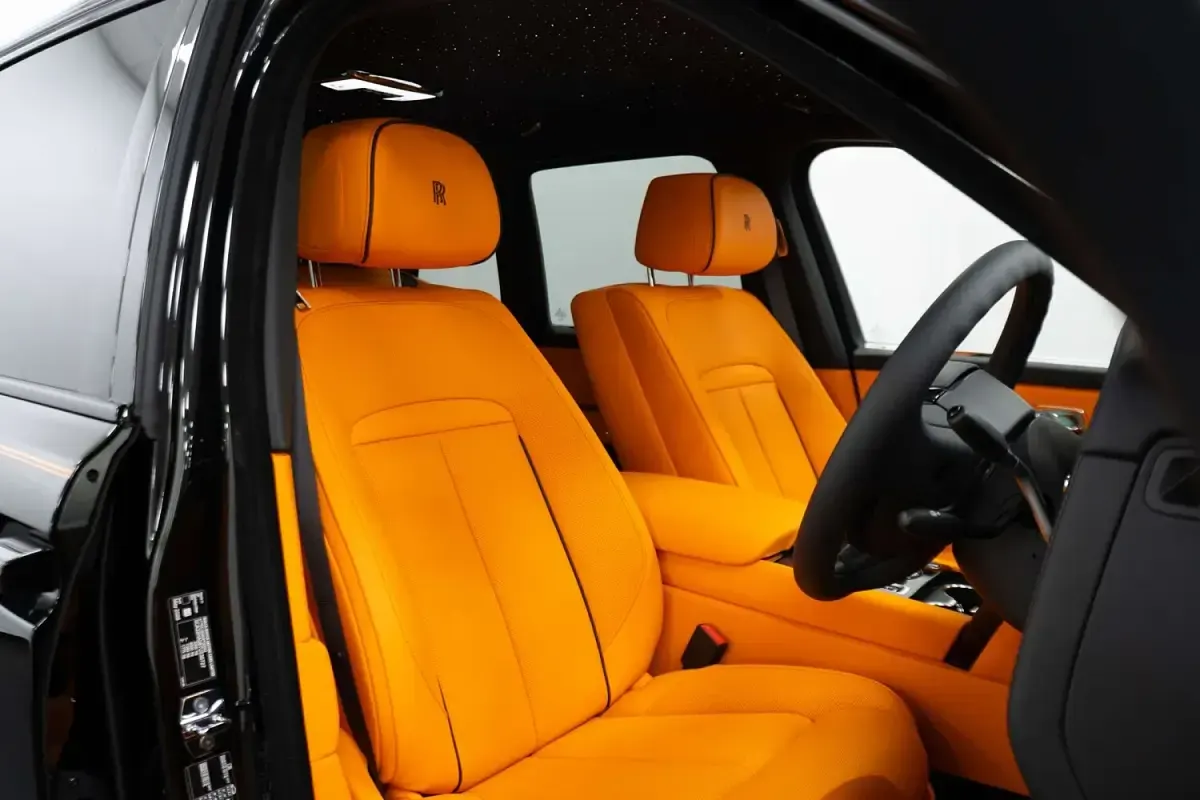 New Rolls Royce Cullinan 571 HP (419 kW) 2026 Black SUV