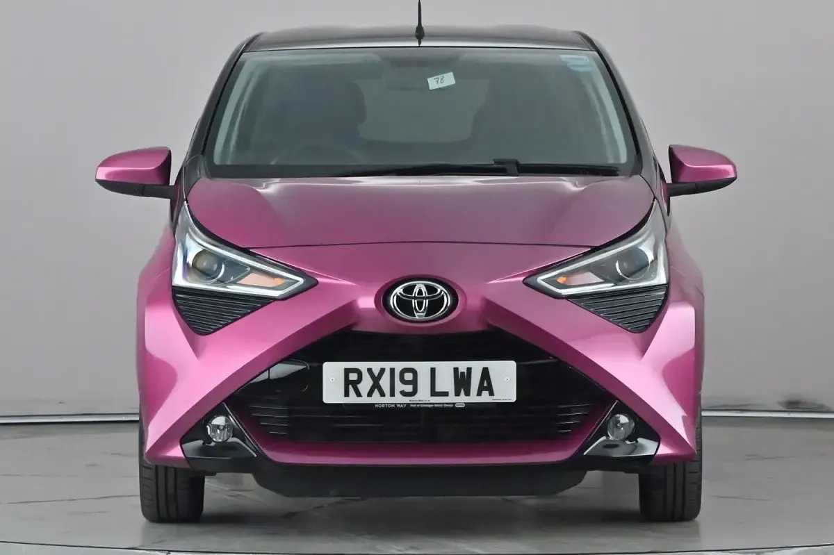 Used Toyota Aygo X-cite 72 HP (52 kW) 2019 Mauve/purple Hatchback