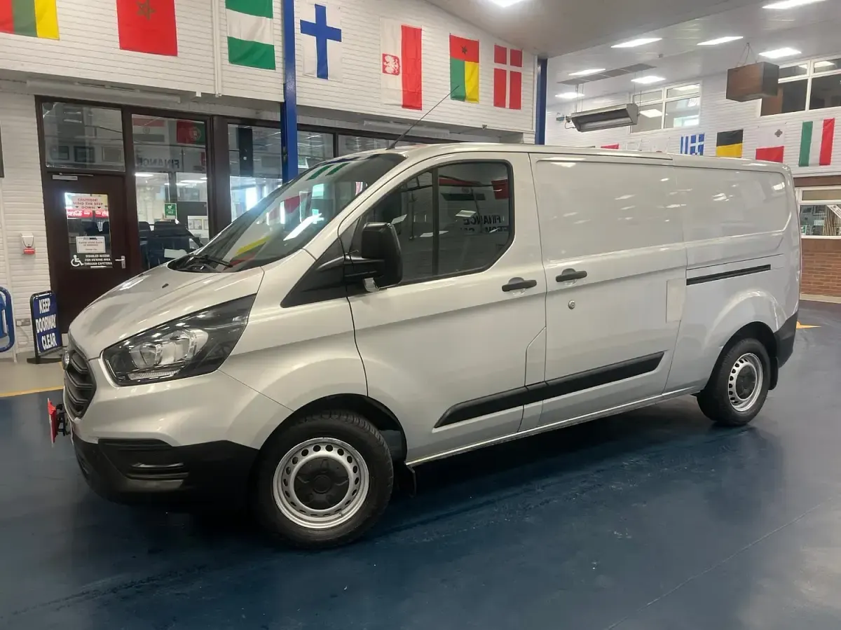Used Ford Transit Custom 130 HP (95 kW) 2018 Silver Van