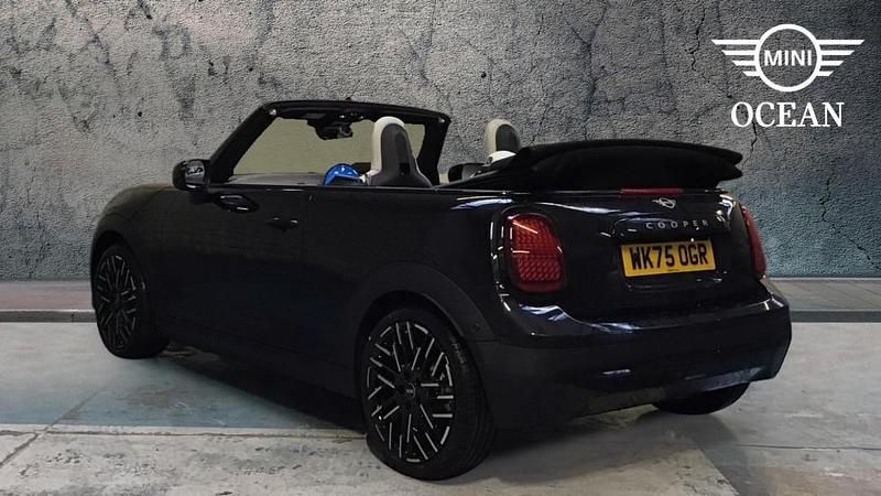 Used Mini Cooper 118 kW (161 HP) 2026 Black Hatchback