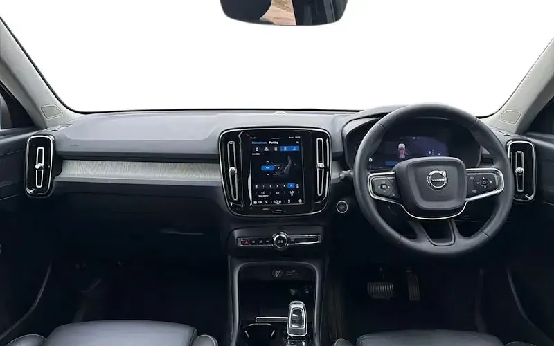 Used Volvo XC40 Plus 163 HP (119 kW) 2026 SUV
