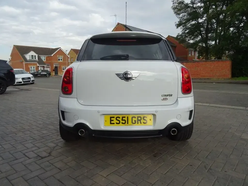 Used Mini Cooper S 2011 White Hatchback