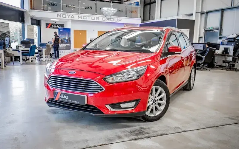 Used Ford Focus Titanium 125 HP (91 kW) 2017 Red Estate