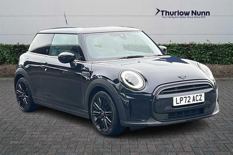 Used Mini Cooper Exclusive 136 HP (100 kW) 2022 Blue and black Hatchback