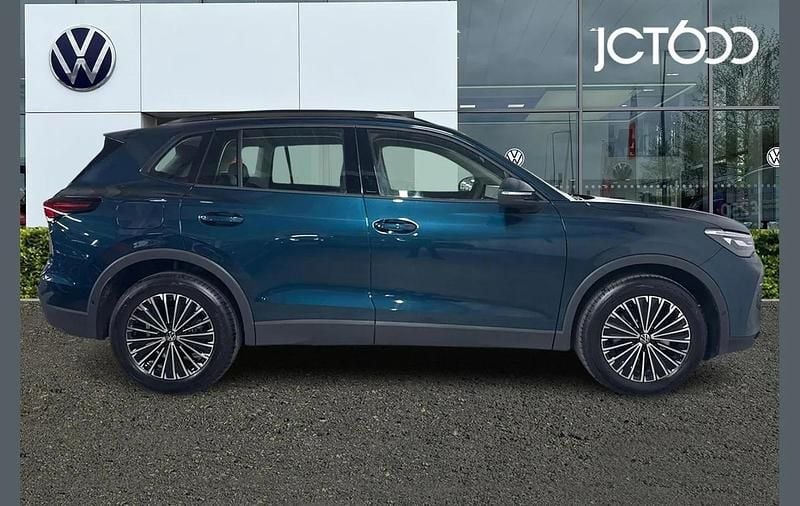 Used VW Tiguan Life 128 HP (94 kW) 2025 Blue SUV