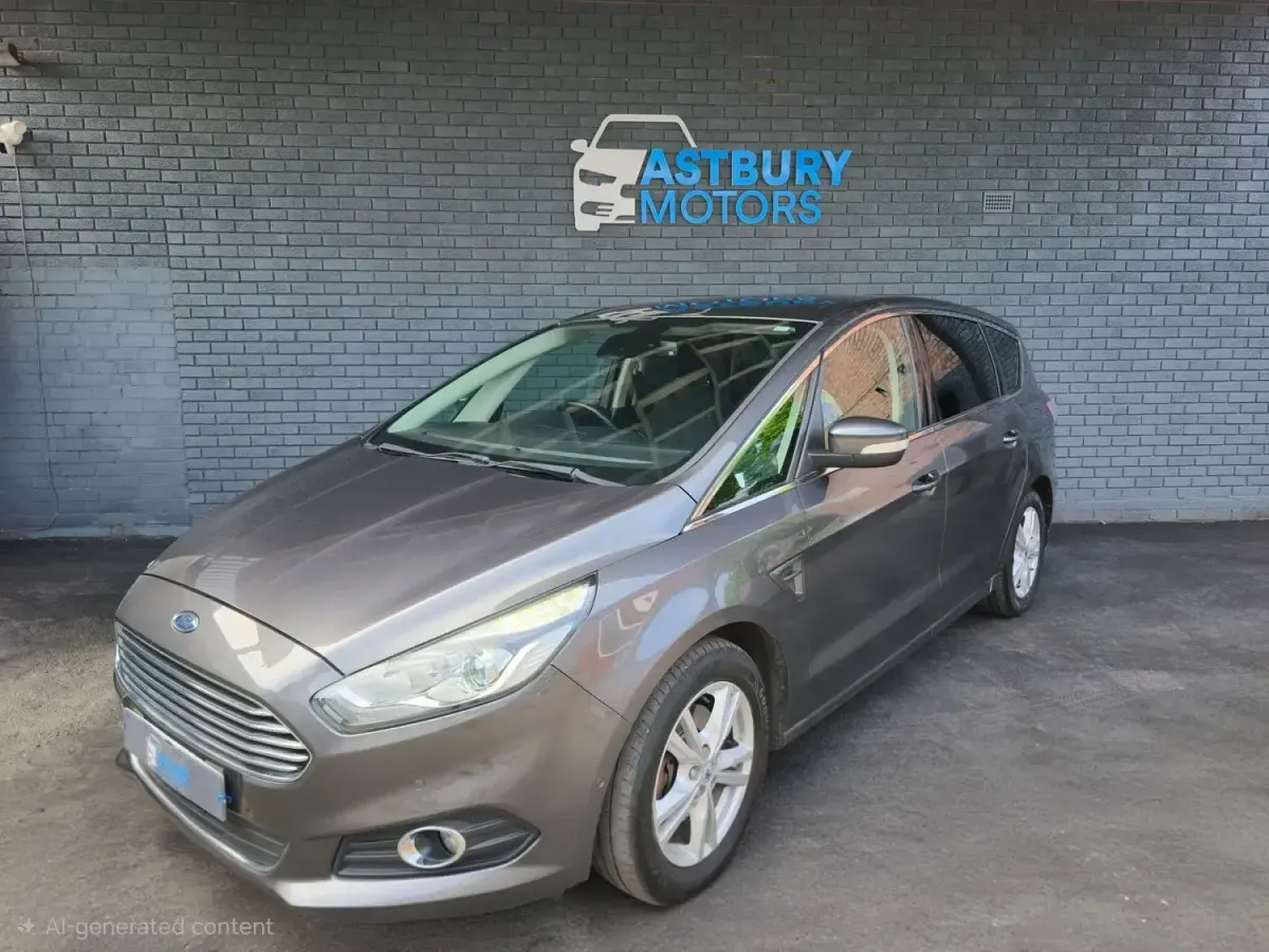 Begagnad Ford S-MAX Titanium 2015 Grå Minibuss