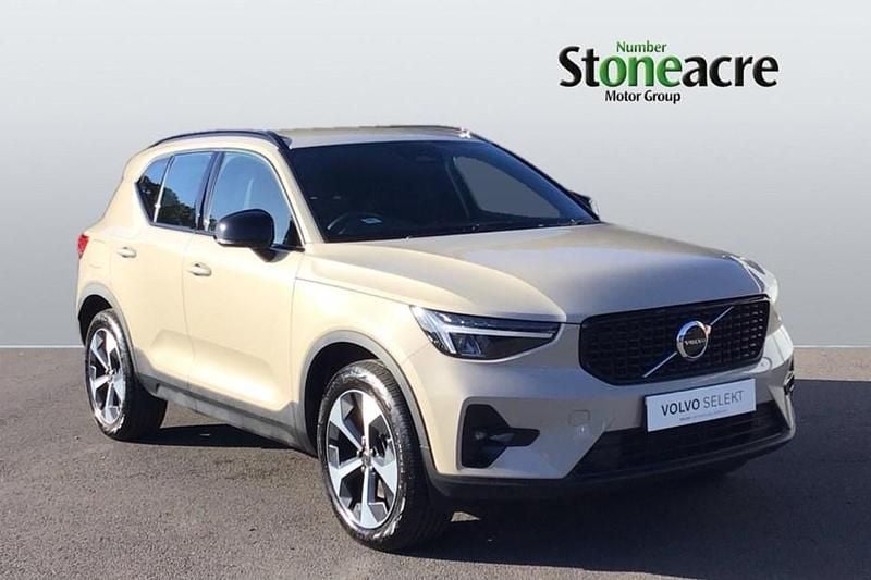 Gold Used 2025 Volvo XC40 Plus SUV | £31,000 (Fair price) - Image 1/1