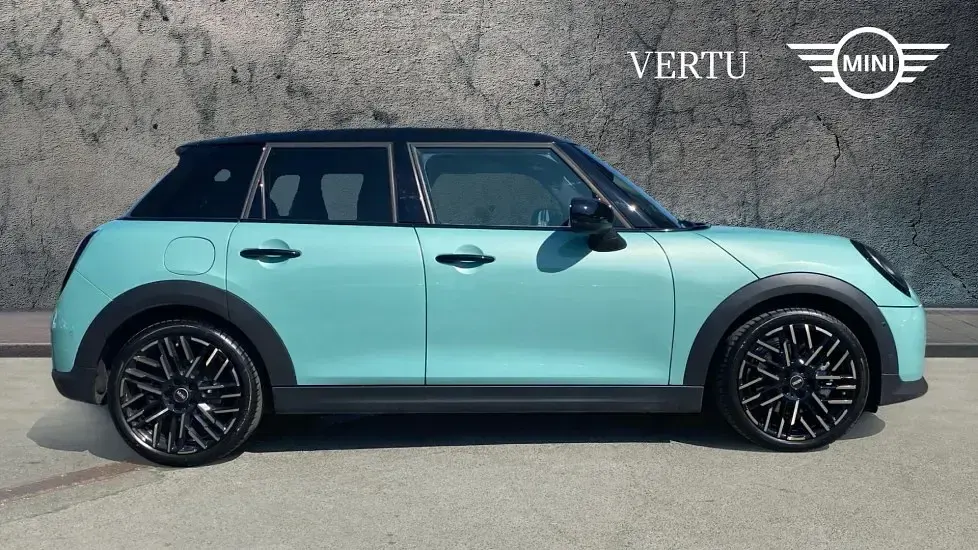 Used Mini Cooper Hatch 114 kW (156 HP) 2026 Green Hatchback