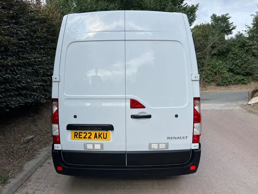 Used Renault Master Business 2022 White MPV