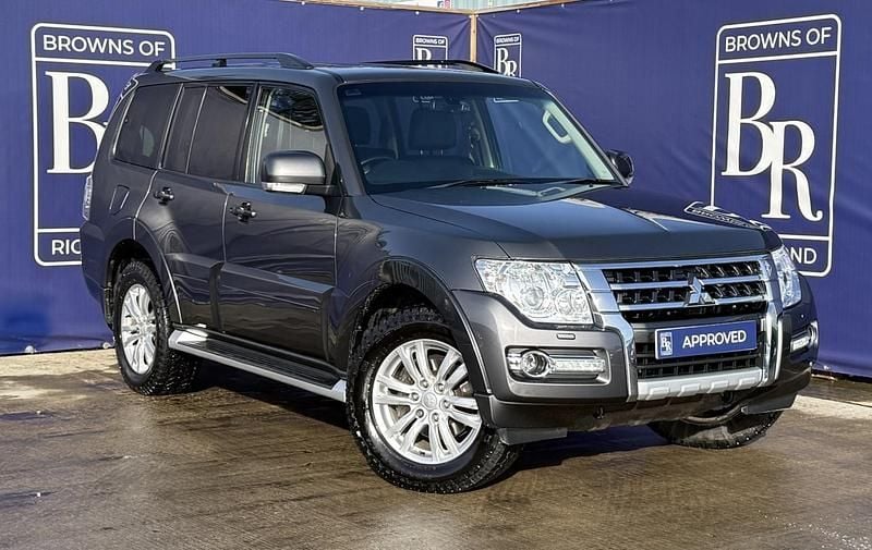 Used Mitsubishi Shogun 187 HP (137 kW) 2016 Grey SUV