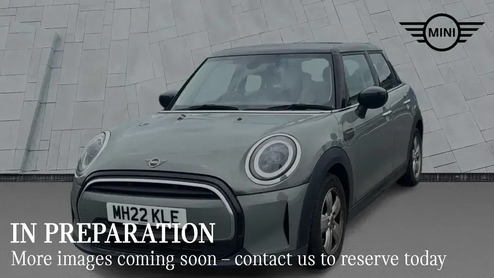 Usado Mini Cooper Classic 134 HP (98 kW) 2022 Cinzento Citadino
