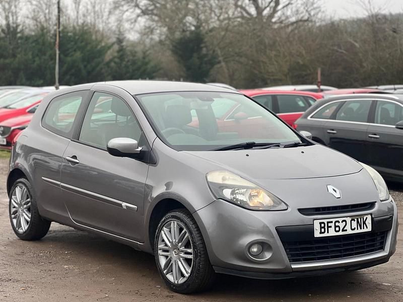 Used Renault Clio IV Dynamique 75 HP (55 kW) 2013 Grey Hatchback