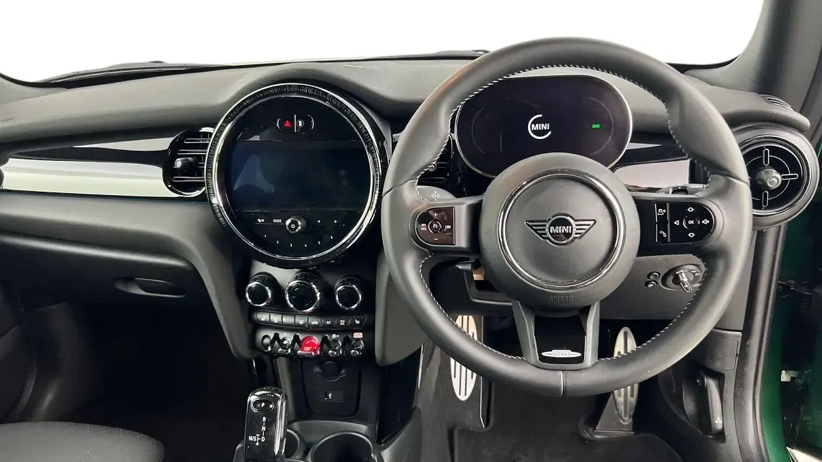 Used Mini Cooper Hatch 134 HP (98 kW) 2023 Green Hatchback