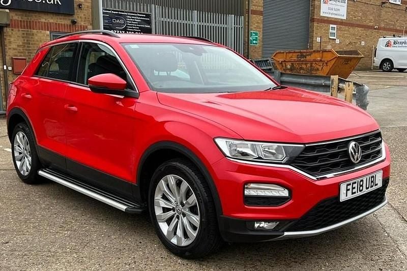 Used VW T-Roc SE 115 HP (84 kW) 2018 Red SUV